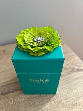 Tieks Teal Gift Box with Bright Lime Flower